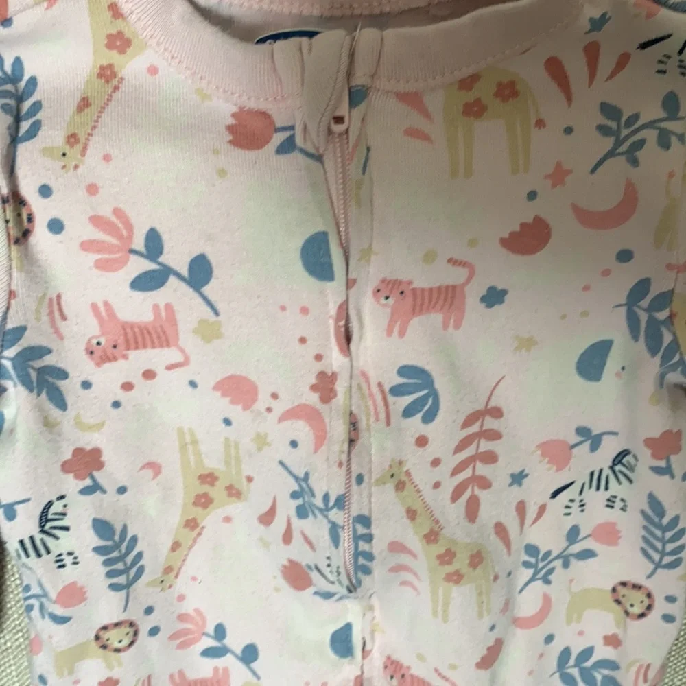 Old Navy Baby Pink Safari Footie Pajamas Size 6-9 months